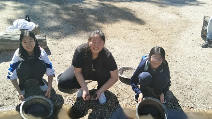 疏芬金矿山淘金1.jpg