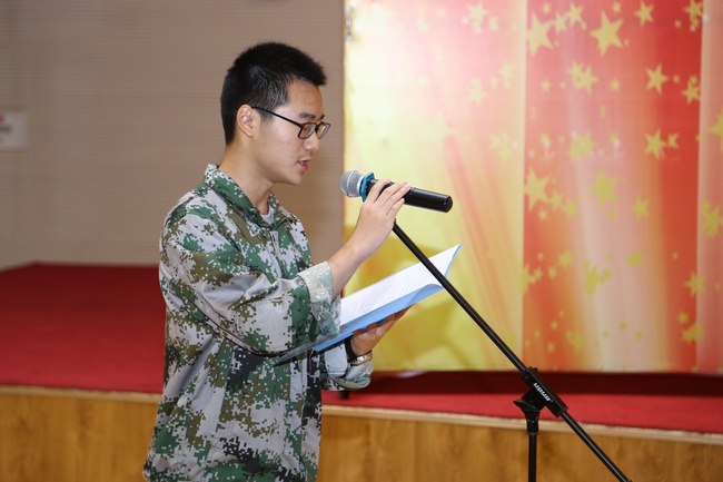 学生代表魏文翔发言.jpg