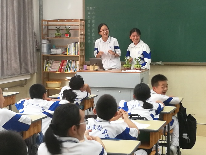 热烈的气氛.jpg